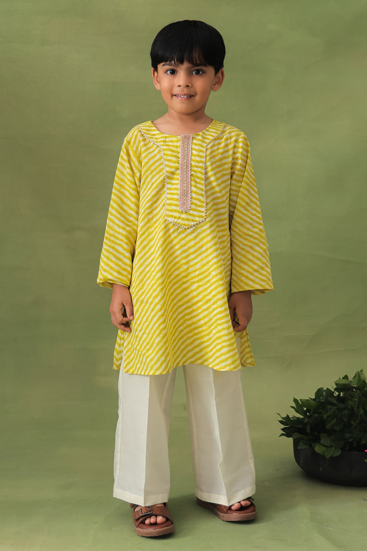 Boys Green Leheriya Kurta With Pant Set