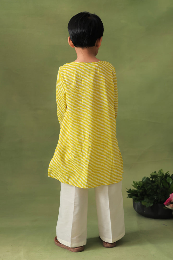 Boys Green Leheriya Kurta With Pant Set
