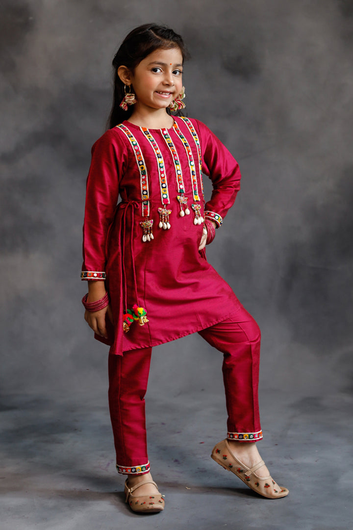 Pink Mirror Borders Kurta With Pants Set
