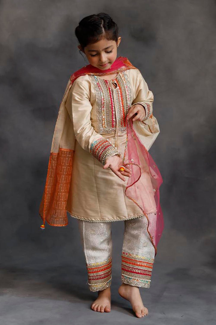 Rangeen Kurta 3-Piece Set