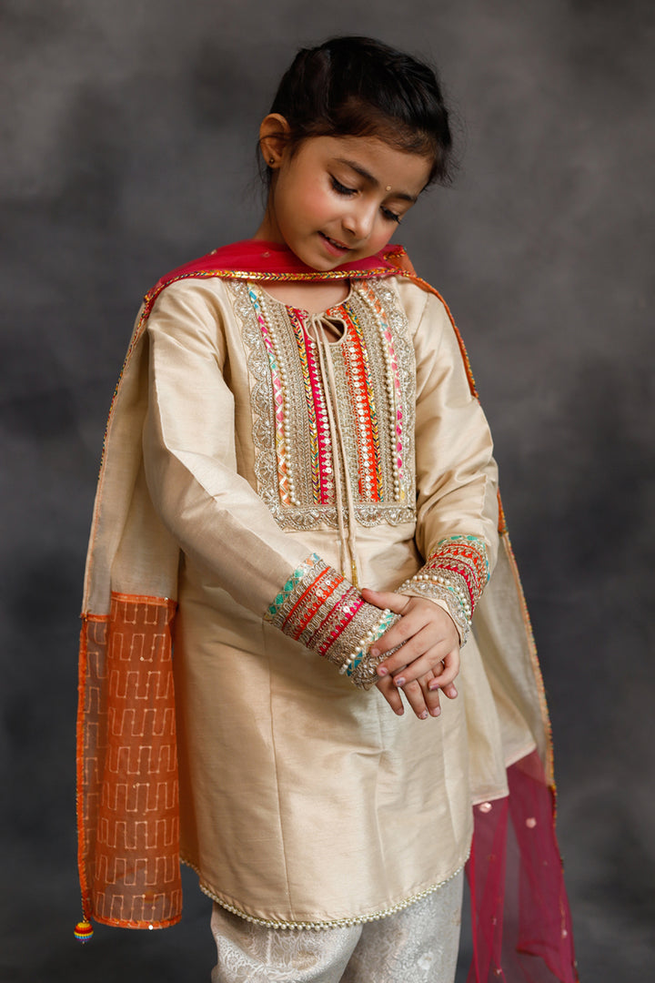 Rangeen Kurta 3-Piece Set
