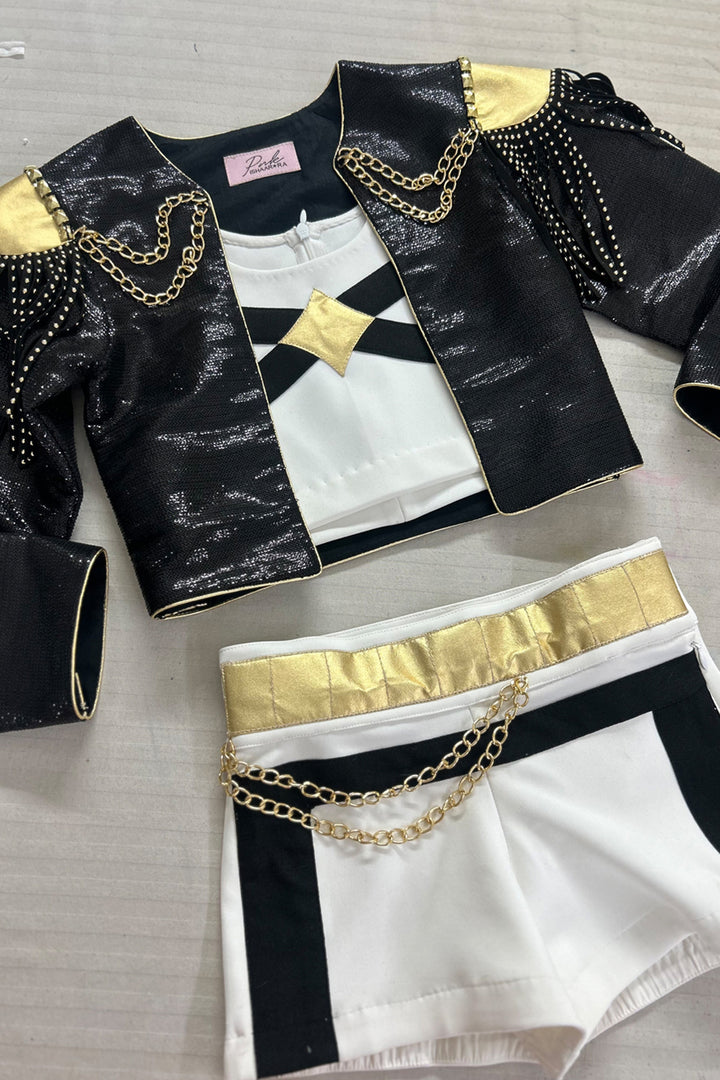 Rumi Outfit from K-pop Demon Hunters