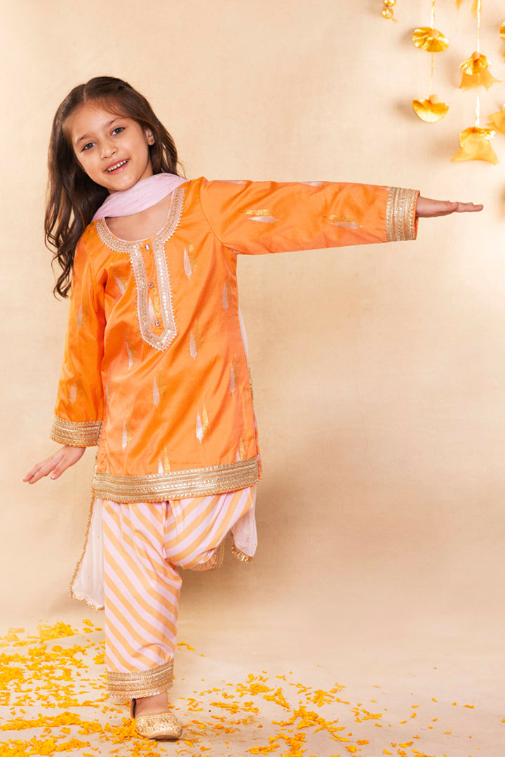 Peach Banarasi Booti Kurta With Farshi Salwar Set