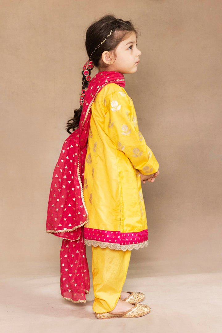 Yellow Banarasi Bootie Kurta With Yellow Tulip Pants and Dupatta Set