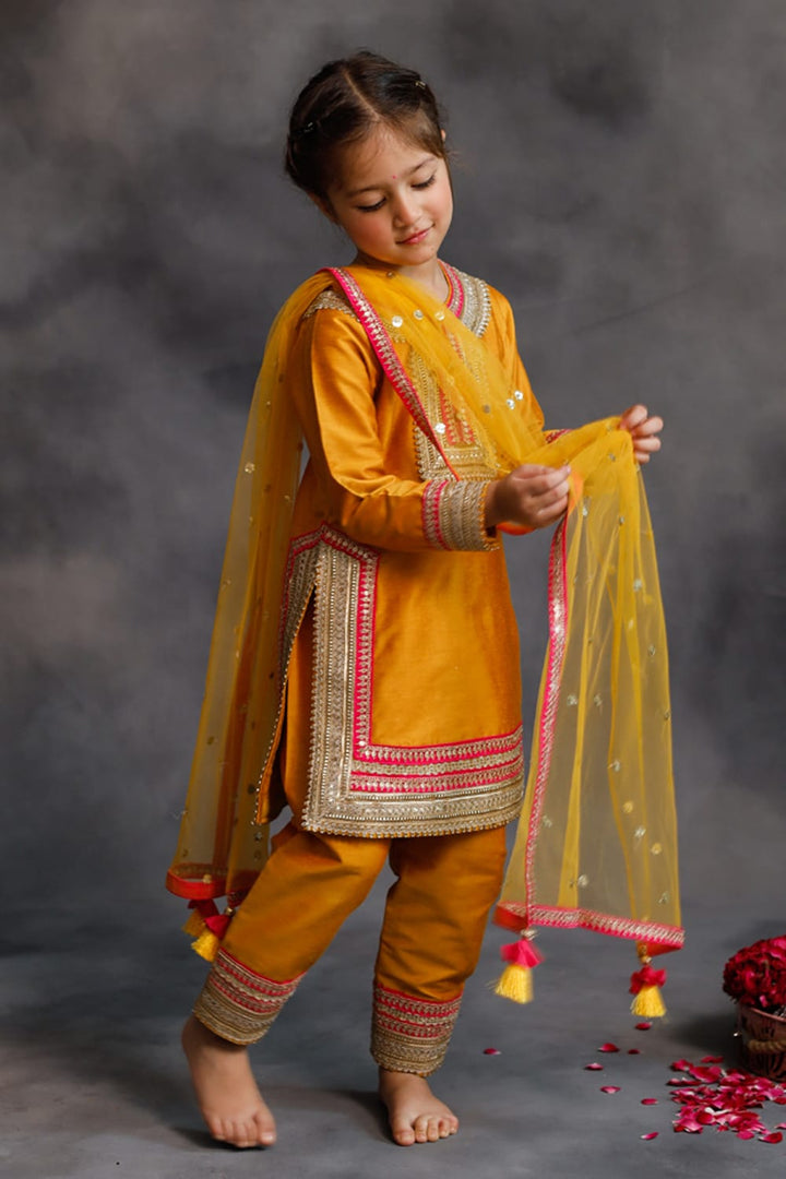 Haldi Yellow Kurta With Gold & Pink Borders Set – Yellow Kids Kurta Set | PNK – Isha Arora India