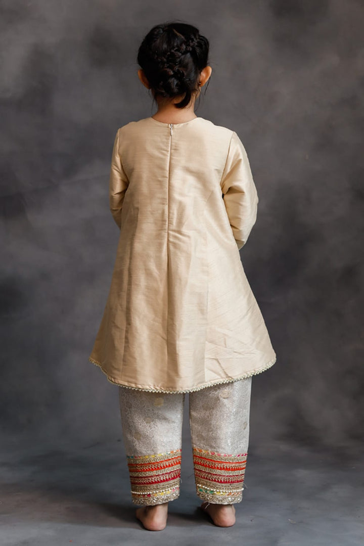 Rangeen Kurta 3-Piece Set – Pink Kids Kurta Set | PNK – Isha Arora India