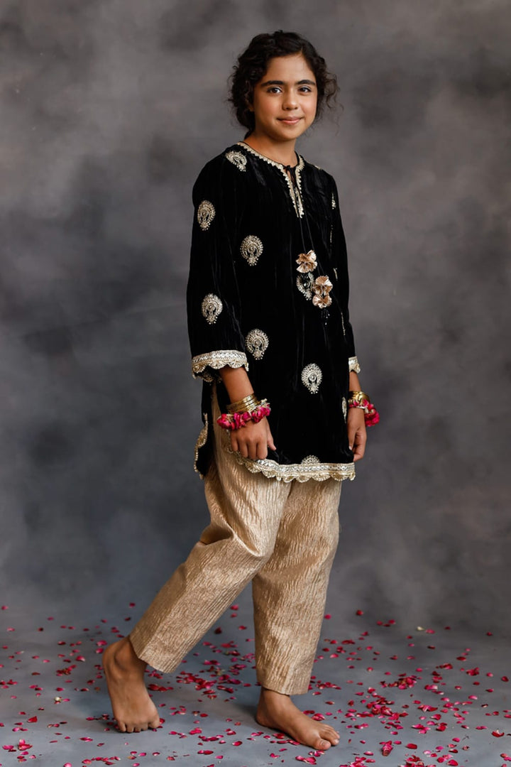 Short Black Velvet Kurta With Salwar Set – Black Kids Kurta Set | PNK – Isha Arora India